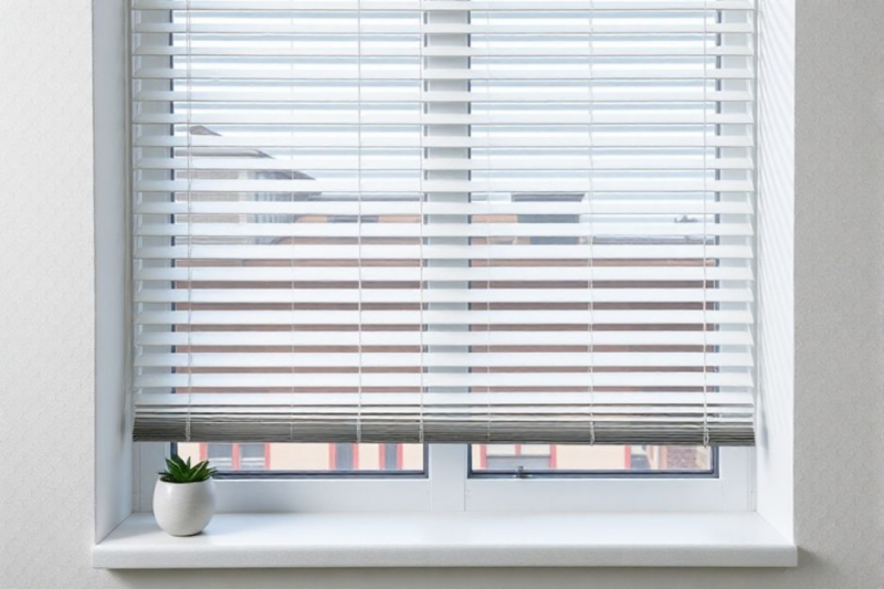 Persianas: Soluções práticas e versáteis em controle de luz para sua casa